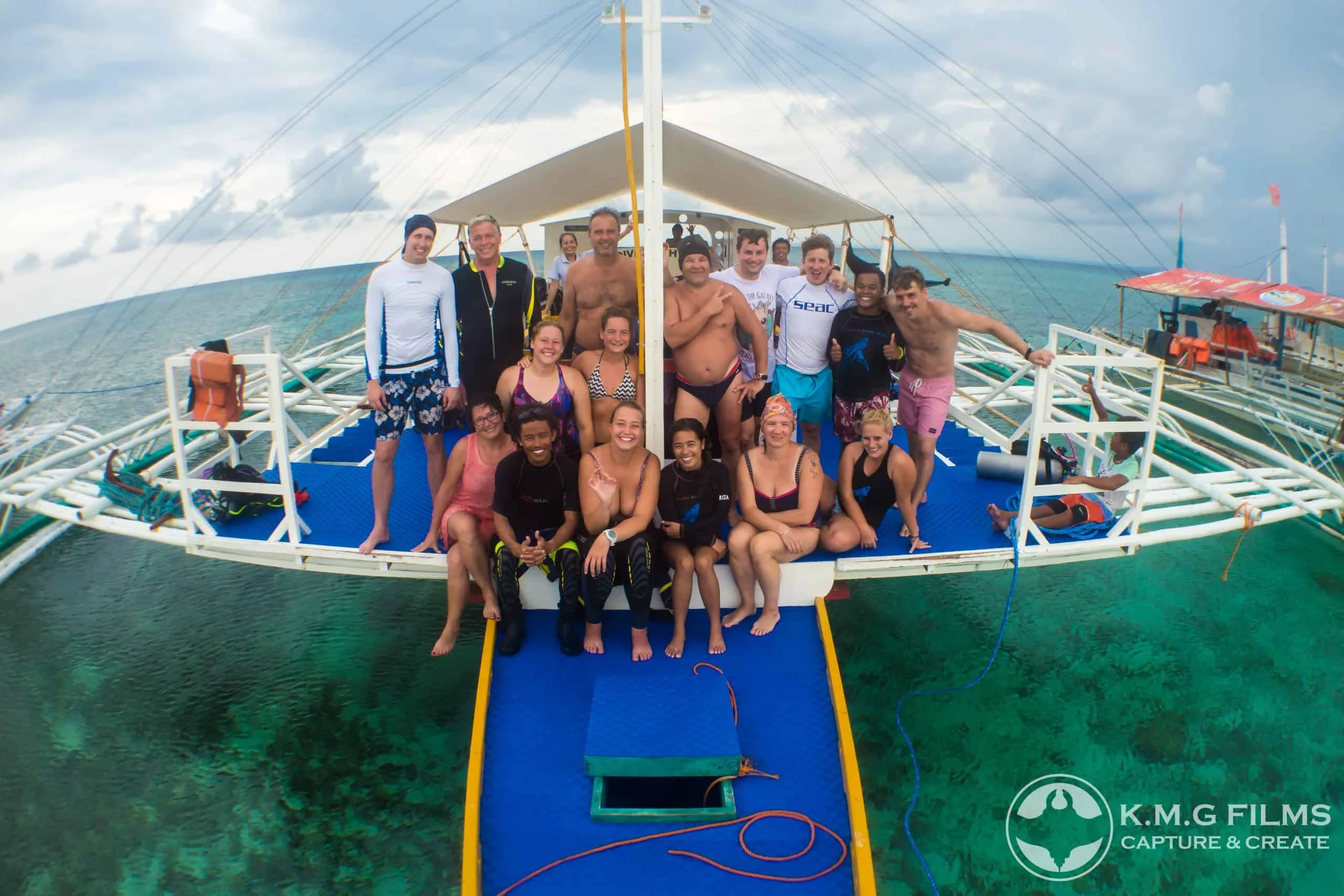 Dive boat at Thresher Shark Divers